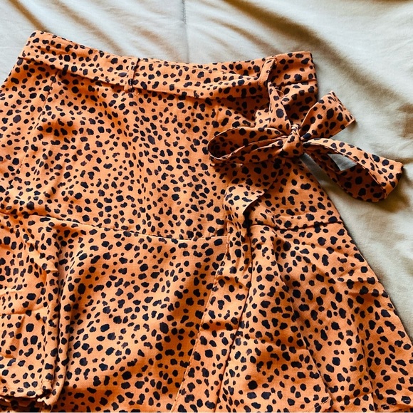 Love For Humanity Couture cheetah,
Flared Skort small - Picture 3 of 9